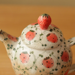 粉狀經典草莓茶壺。 第6張的照片