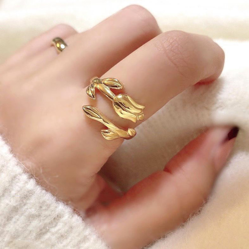 プライベートレーベル　18Kチューリップモチーフピンキーリング　3.5号　美品✨ プライベートレーベル 18Kチューリップモチーフピンキーリング