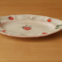 粉狀草莓熊貓花緣橢圓形盤。 第6張的照片