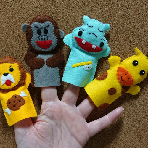 3びきのこぶた】指人形セット フエルト