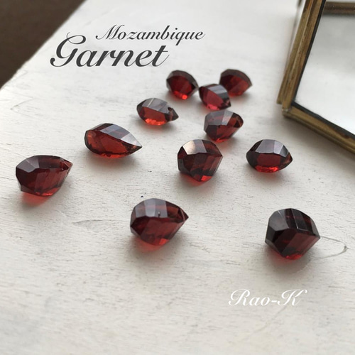 ✨選べる金具✨14kgfモザンビークガーネットのピアス/イヤリング