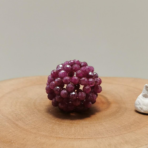 フラーレン 3.3mm 天然ルビー 神聖幾何学の立体 C60 バックミンスター