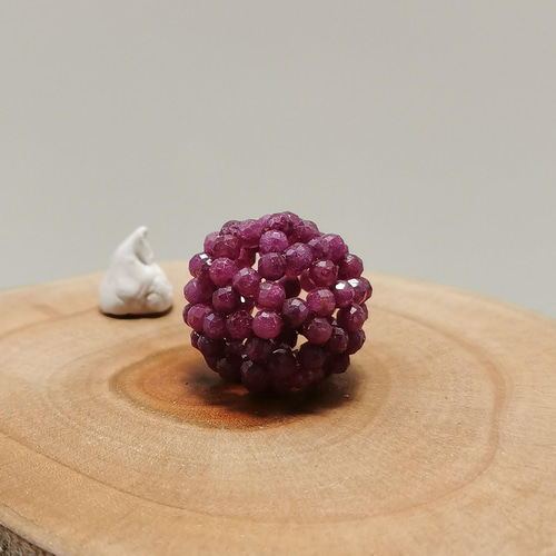 フラーレン 3.3mm 天然ルビー 神聖幾何学の立体 C60 バックミンスター