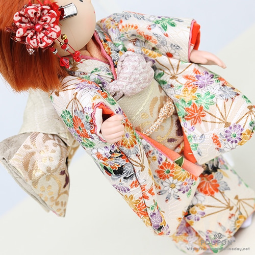 マドレーヌちゃんドール着物☆正絹縮緬貝桶小花尽くし晴れ着＋鳥の子色