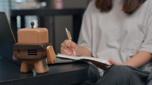 アロマディフューザー 「THE ROBOT」 木製 充電式コードレス アロマポット TOSMU 13枚目の画像