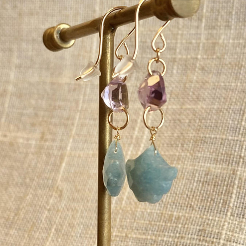 送料無料】14kgf 天然石 トロレアイトとピンクアメジストのピアス  