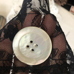 英国で出会った♪大きなヴィクトリアンボタン ｂ/ マザーオブパール製 アンティークボタン 35㎜　白蝶貝 12枚目の画像