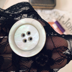 英国で出会った♪大きなヴィクトリアンボタン ｂ/ マザーオブパール製 アンティークボタン 35㎜　白蝶貝 9枚目の画像