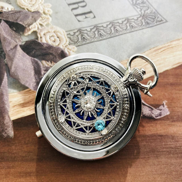 白銀の魔法陣ー魔術師の懐中時計型小物入れ その他ケース sorarium