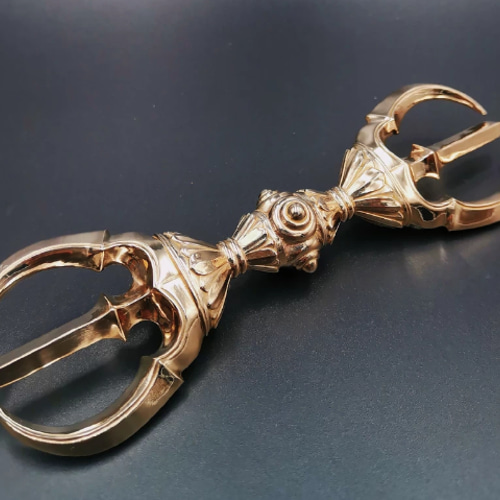 密教法具 空海大師飛行法器 金剛杵 三鈷杵 寺院用仏具 真鍮製 密教法具 空海大師飛行法器 金剛杵 三鈷杵 寺院用仏具 真鍮製