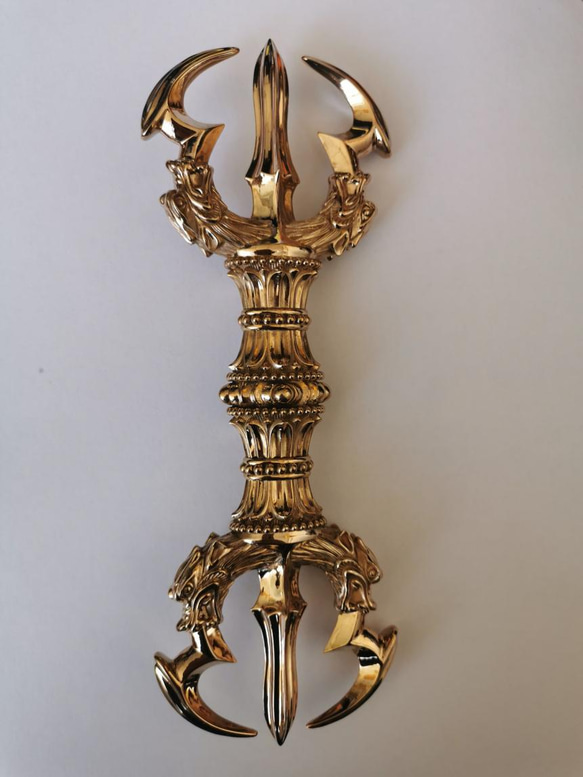 密教法具 四大明王金剛杵 三鈷杵 寺院用仏具 真鍮製 vajra 23cm 密教法具 四大明王金剛杵 三鈷杵 寺院用仏具 真鍮製 vajra 23cm