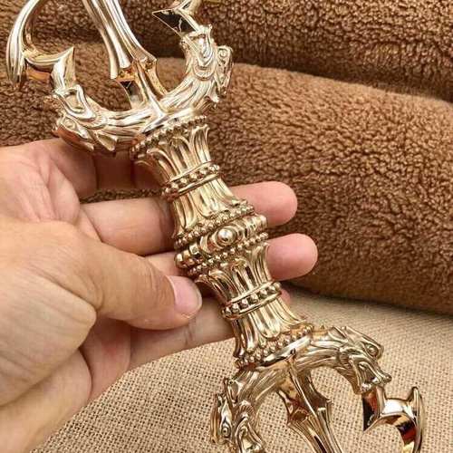 密教法具 四大明王金剛杵 三鈷杵 寺院用仏具 真鍮製 vajra 23cm 密教法具 四大明王金剛杵 三鈷杵 寺院用仏具 真鍮製 vajra 23cm