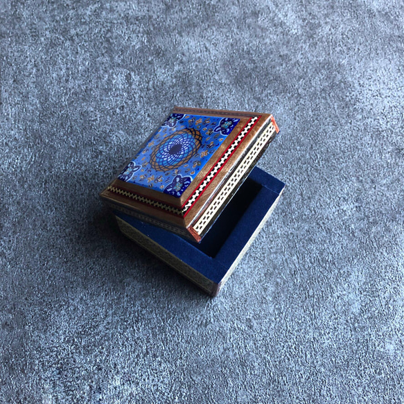 ペルシャの象嵌細工（寄木細工） 小箱　正方形 L （8ｃｍ)【ハータムカーリー033】 8枚目の画像