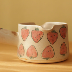 草莓泥鍋牛奶麵包。 第5張的照片