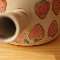 草莓泥鍋牛奶麵包。 第4張的照片