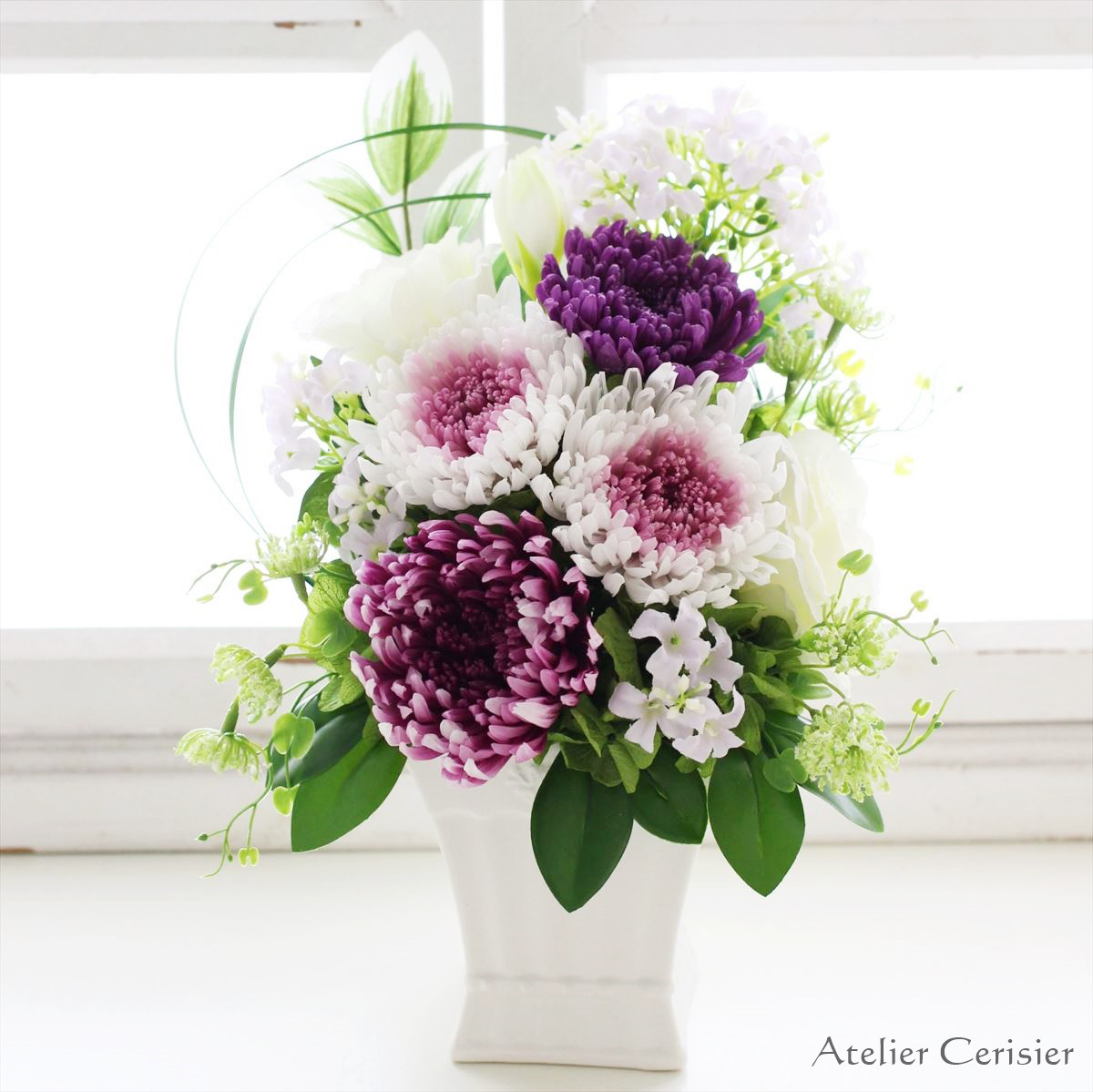 輪菊の仏花＜エテルネル 白紫＞ Mサイズ お供え花 プリザーブドフラワー 白花器