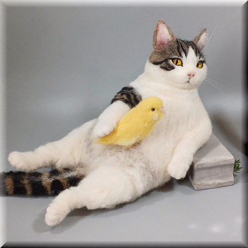 羊毛フェルト猫 キジ猫(ロングコート)BOXフレーム 羊毛フェルト 猫 キジシロ猫さんとセキセイインコさん キジ白