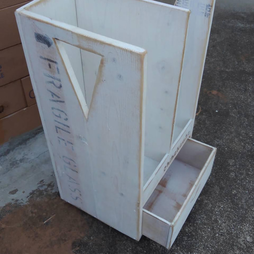 楽器（バイオリンなど）置き。コロコロ引き出し棚。▪️取置き分 棚  