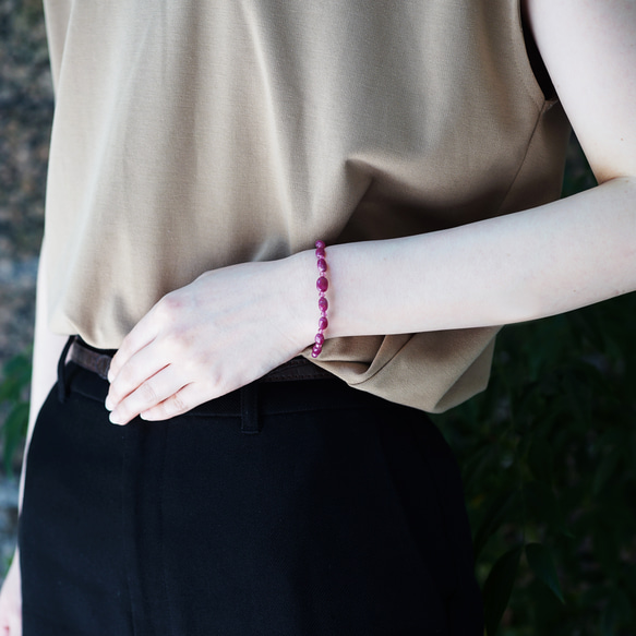 紅寶石手鍊 - 現代色彩 第2張的照片