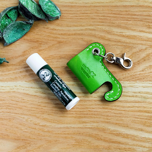 送料無料】かわいいラインのリップクリームケース(本革 レザー 黄緑