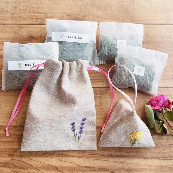 ちっちゃな巾着サシェ/詰替タイプ【うさこと一輪のバラ】 ちっちゃな巾着サシェ/詰替タイプ【うさこと一輪のバラ】