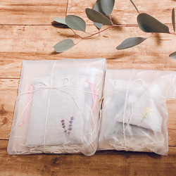 リネンの巾着＆テトラ ハーブのサシェ 2種類 詰替可 リラックス＆防虫 香り 刺繍(エキナセア・ラベンダー・菜の花) 11枚目の画像
