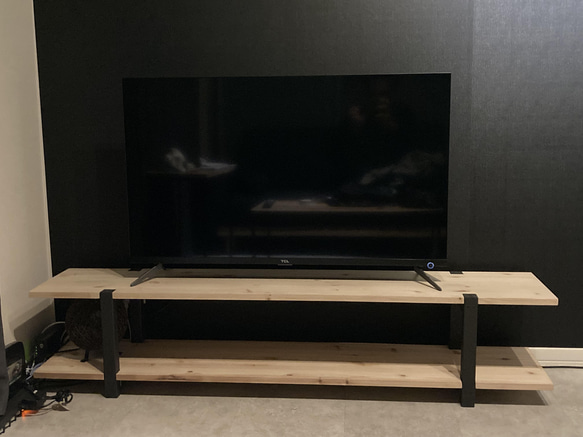 無垢材のシンプルでオシャレなテレビボード。 2枚目の画像