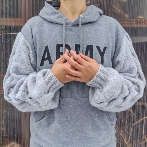 ARMYリメイクパーカー アラン模様の手編みスリーブ スウェット  