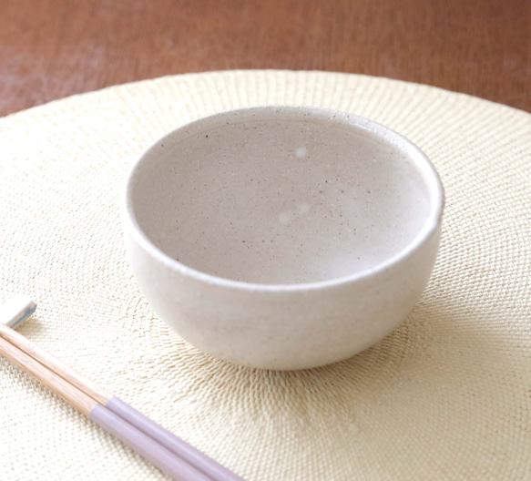 赤陶土と白マット釉の飯碗 ＊ ２ 3枚目の画像