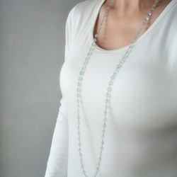 アクアマリン × 宝石質 ブルートパーズ × 14kgf の ロング ネックレス　100cm　骨格ストレート　ブルベ 14枚目の画像