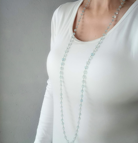 アクアマリン × 宝石質 ブルートパーズ × 14kgf の ロング ネックレス　100cm　骨格ストレート　ブルベ 14枚目の画像