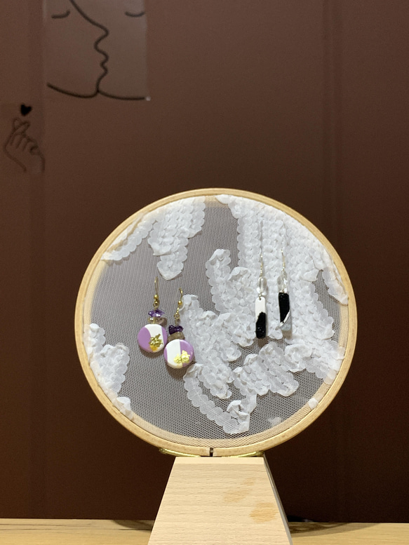 アートオブザアース-ナチュラルクリスタルデザイナーシリーズイヤリングイヤリングアメジストチタンクリスタルゴールドフォイルソフト陶 1枚目の画像