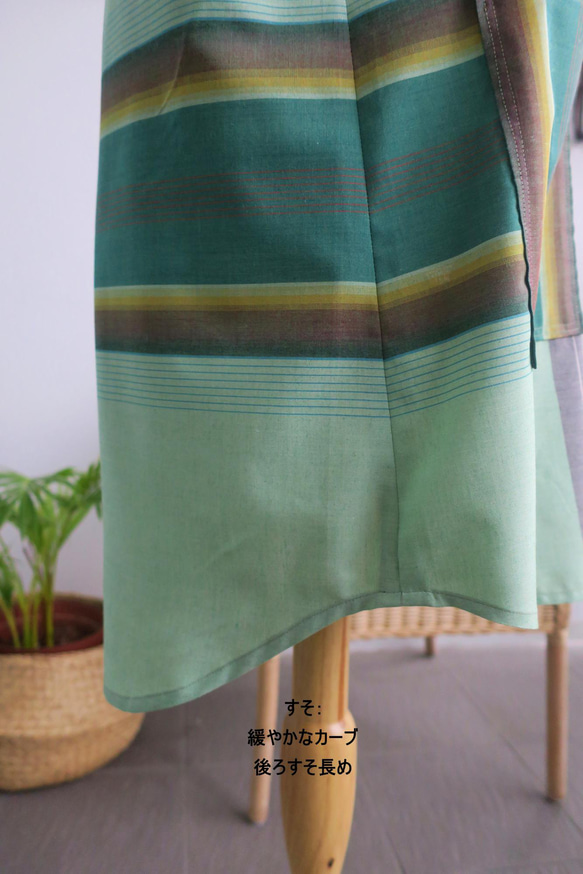羽織るだけで「コーデが決まる」・フード付きジレ/ベスト・ライトグリーン（インドネシア布）・シンガポールから送料無料 8枚目の画像