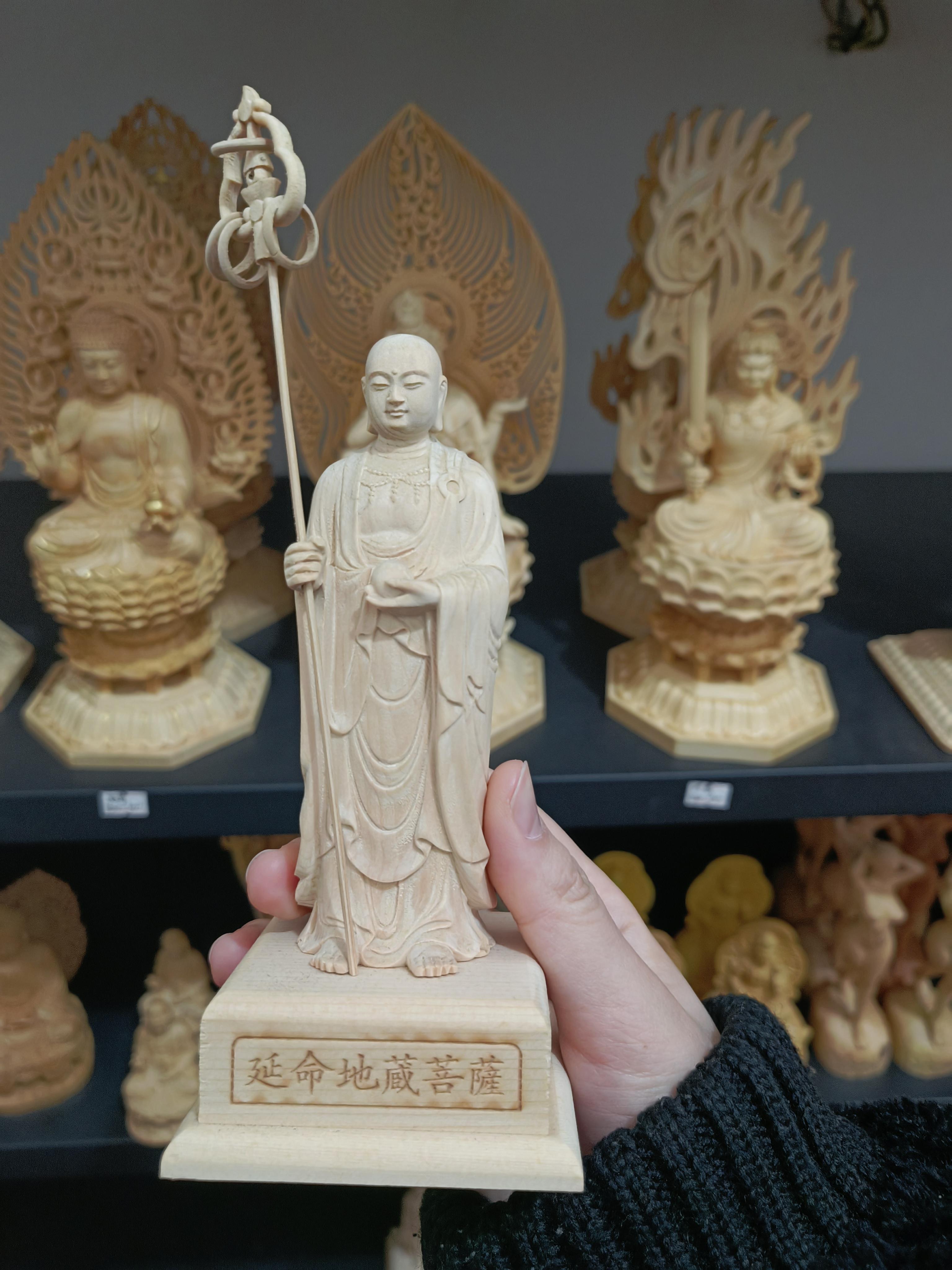木彫り 仏像 地蔵王菩薩 立像 彫刻 一刀彫 天然木檜材 仏教工芸 仏師で 