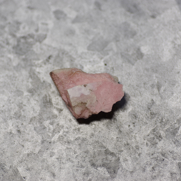 [獨一無二] 粉紅蛋白石礦物石胸針天然石材配件 (No.2006) 第1張的照片