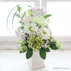 輪菊の仏花（エテルネル 白緑） Mサイズ お供え花 プリザーブドフラワー 白花器 #2 2枚目の画像