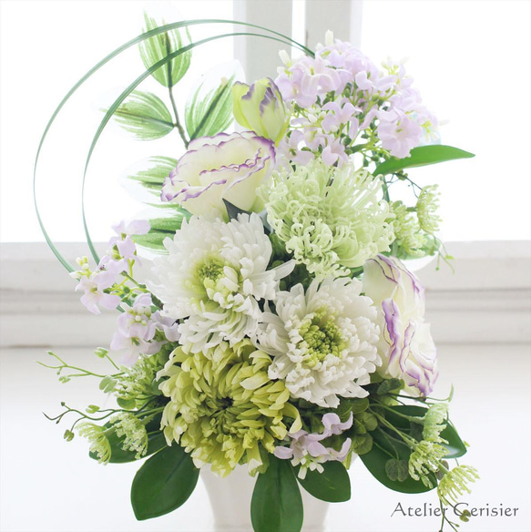 輪菊の仏花（エテルネル 白緑） Mサイズ お供え花 プリザーブドフラワー 白花器 #2 4枚目の画像