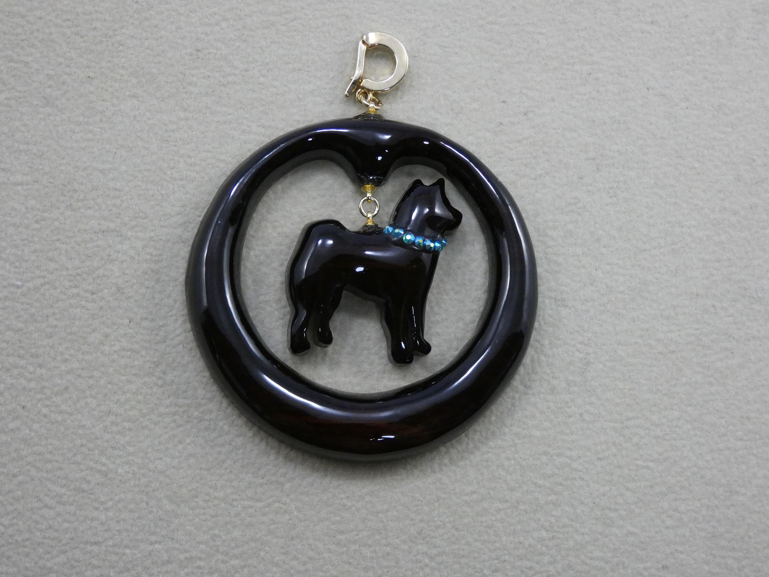 木製　ペンダントトップ　（　柴犬　）