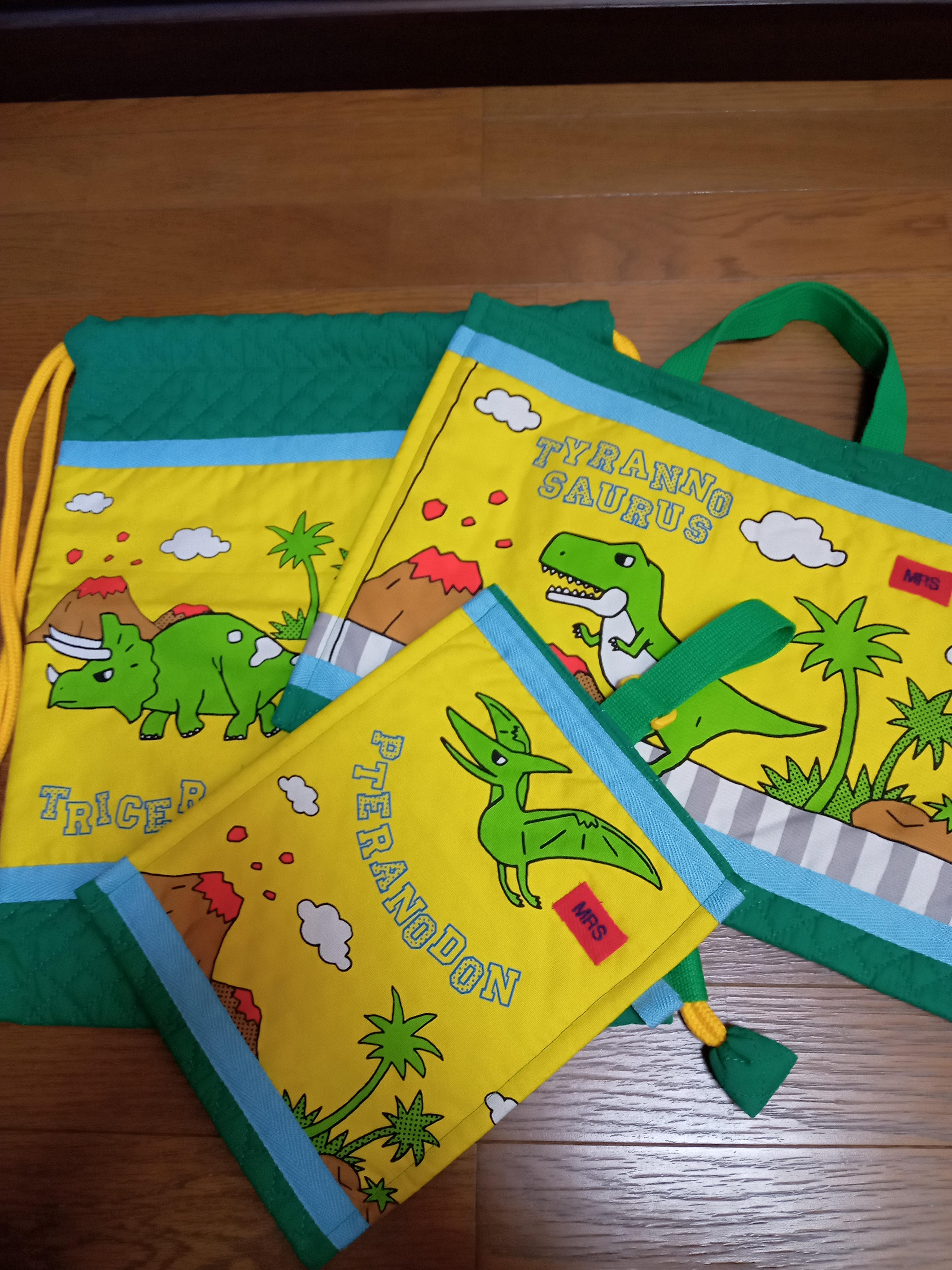 送料無料　Creema限定　　 恐竜入園入学グッズ3点セット