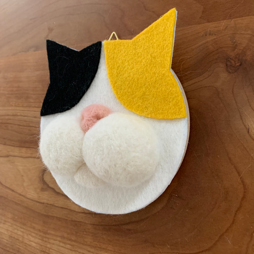 ねこの髭さし 三毛猫 ねこヒゲ 猫ひげ ねこのひげ集め ねこグッズ 羊毛
