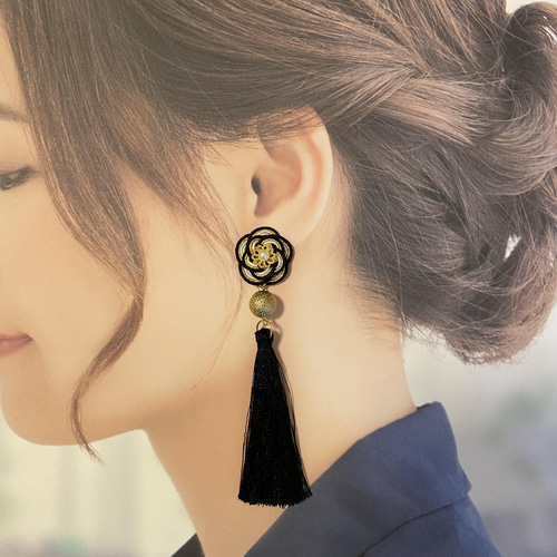 水引 【黒】重ね梅結びのロングタッセルピアス/イヤリング ピアス 