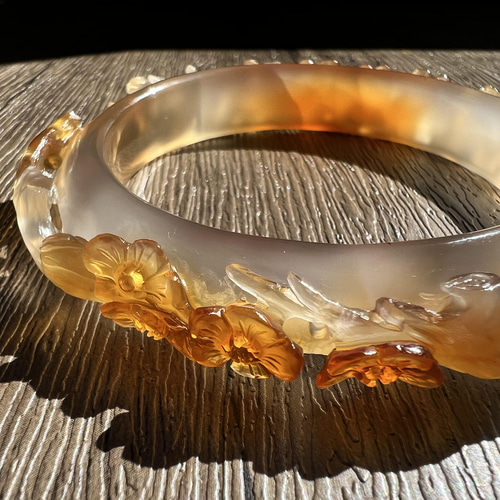 天然石 立体彫刻 高品質 瑪瑙 メノウ アゲート 梅の花 バングル