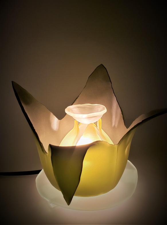 ガラスの灯り　アロマランプ　オリーブ 3枚目の画像