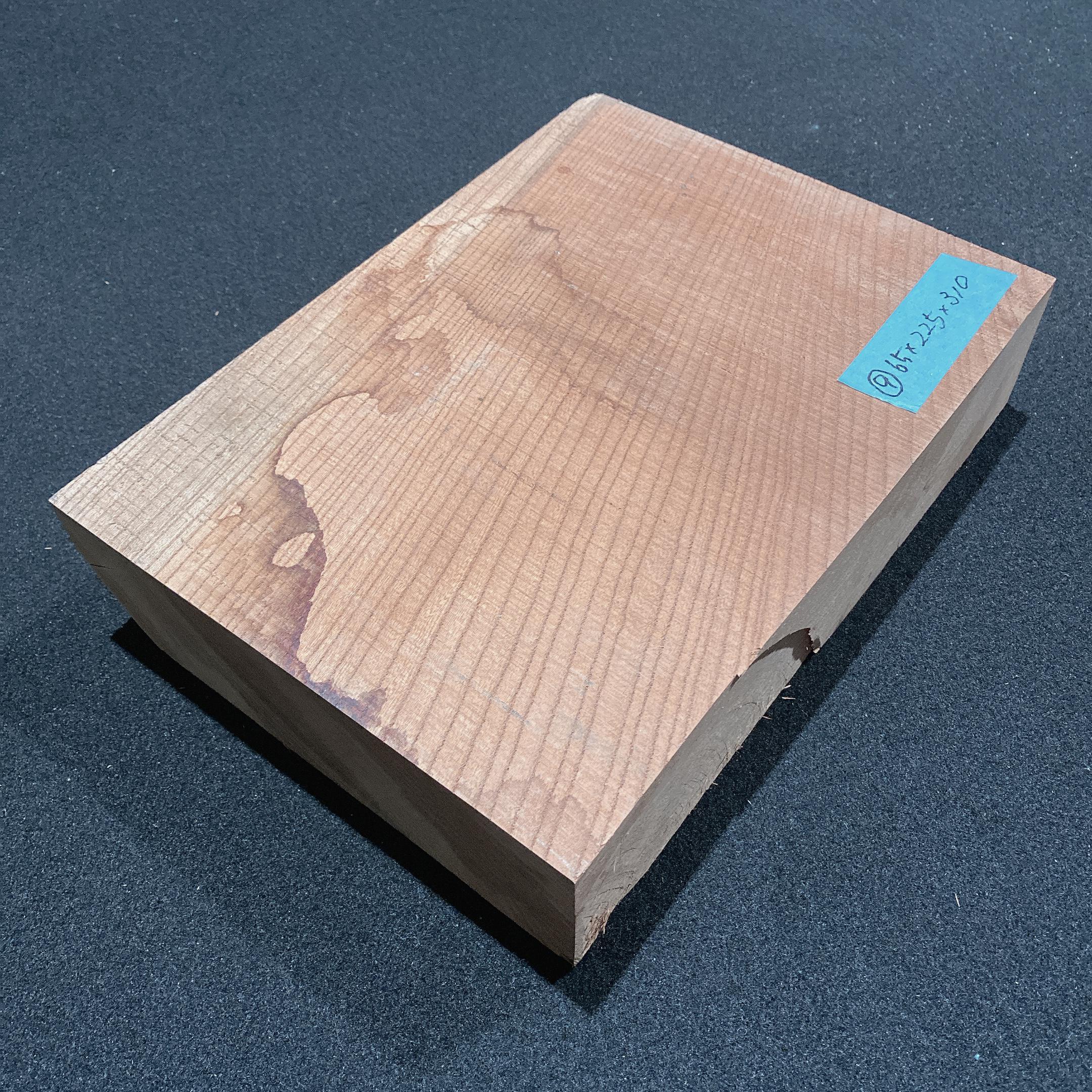 〔送料無料〕〔現品限り〕ケヤキ　無垢材　約65 x 225 x 310