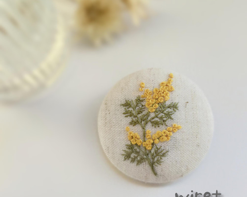 ミモザ】刺繍ブローチ 38mm ナチュラル ブローチ wire+. 通販 13181344