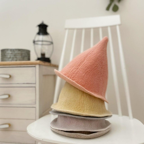 5年かぶれる帽子 べんがら染フェルトのとんがり帽子 -長くかぶれる帽子