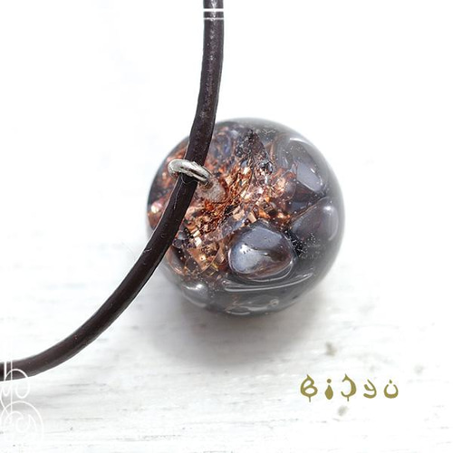 毘殊 【受注製作】宇宙オルゴナイト 実チャームレザーネックレス