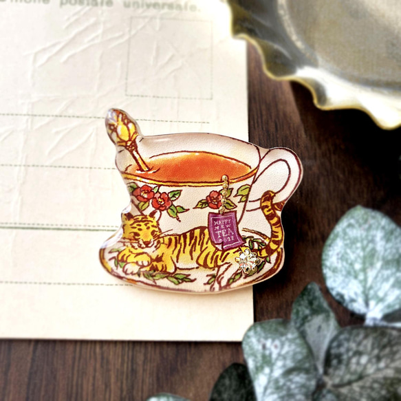 寅Teacup brooch -2022-｜ブローチ＆お年賀付｜ 干支 寅年 ティーカップ 4枚目の画像