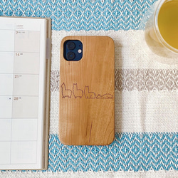 「羊駝的一天」木質 iPhone 手機殼（適用於 iPhone 16 系列） 第1張的照片