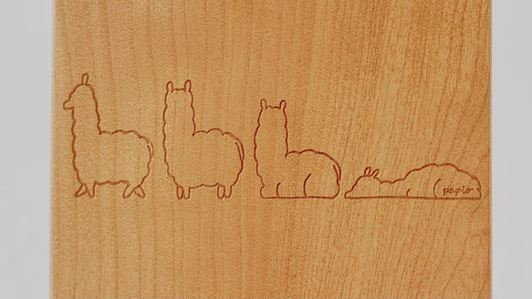 「羊駝的一天」木質 iPhone 手機殼（適用於 iPhone 16 系列） 第3張的照片